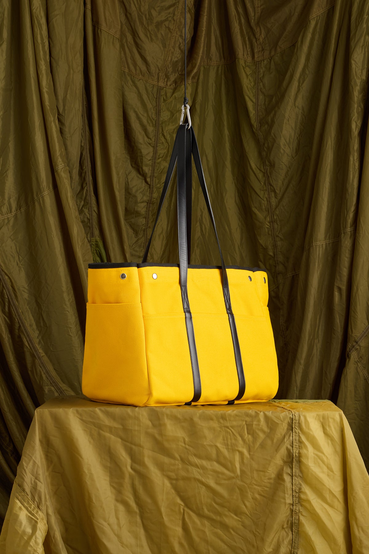 CANVAS TOTE