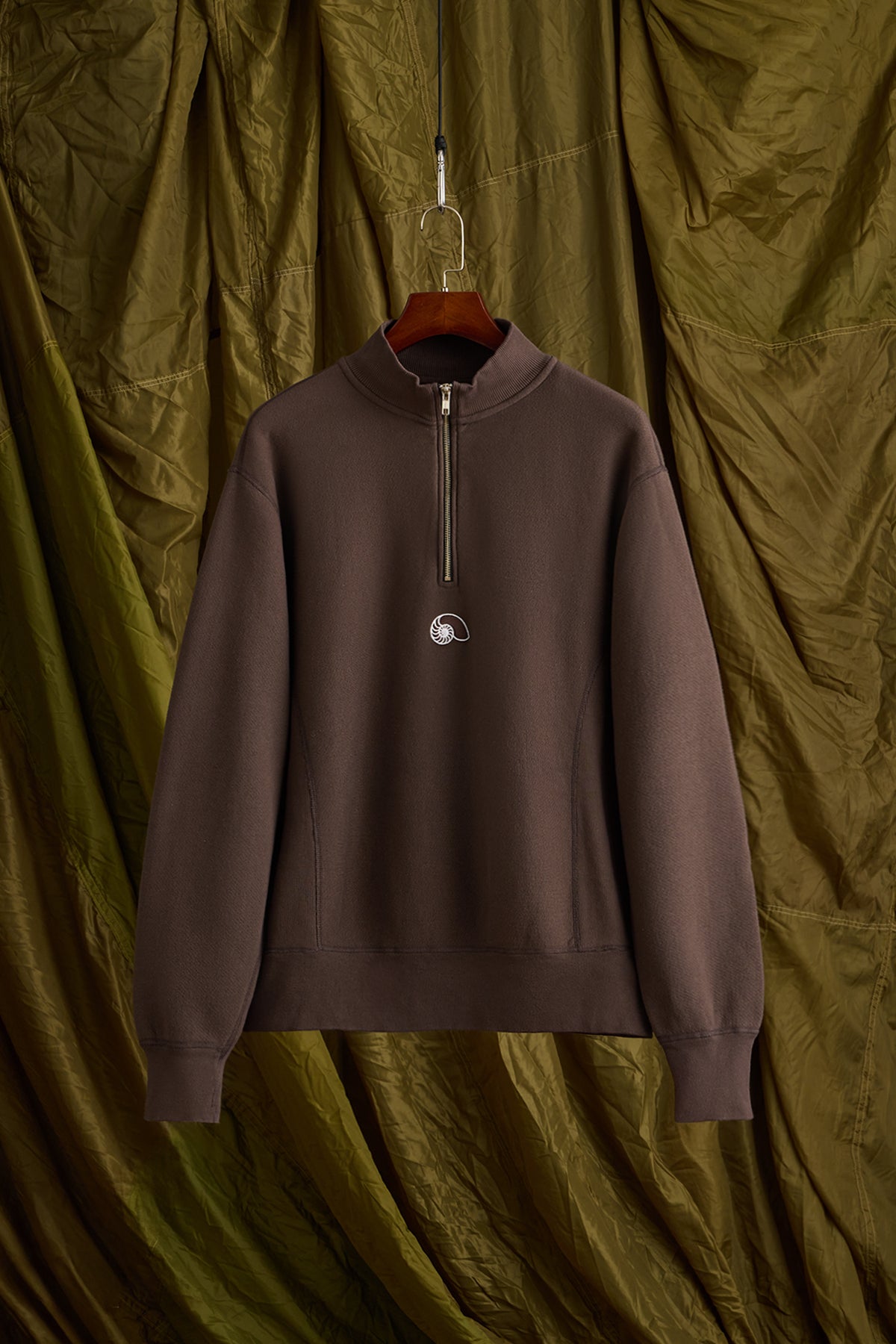 Half Zip Sweatshirt in Brown
