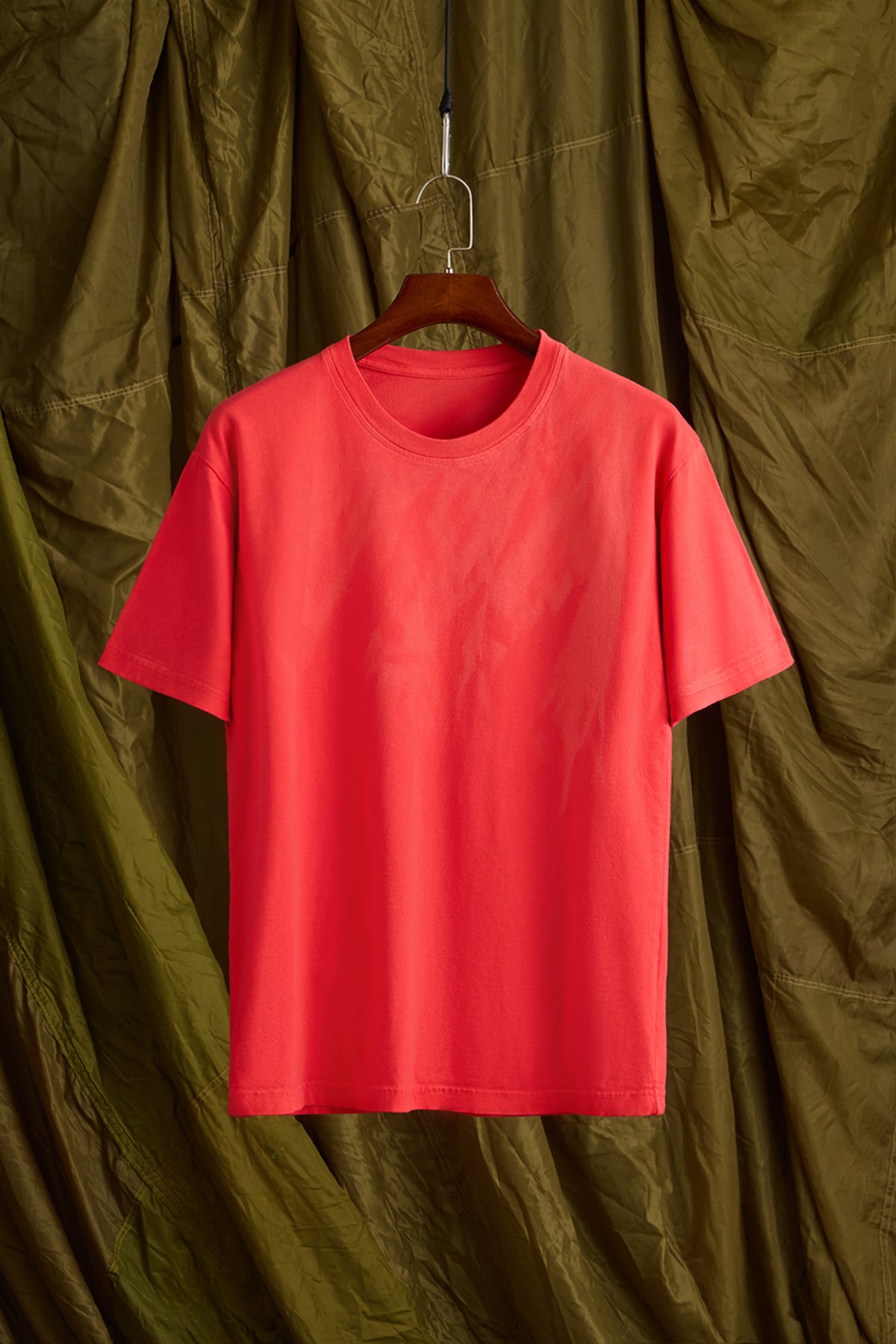 Crew T-Shirt in Washed Red
