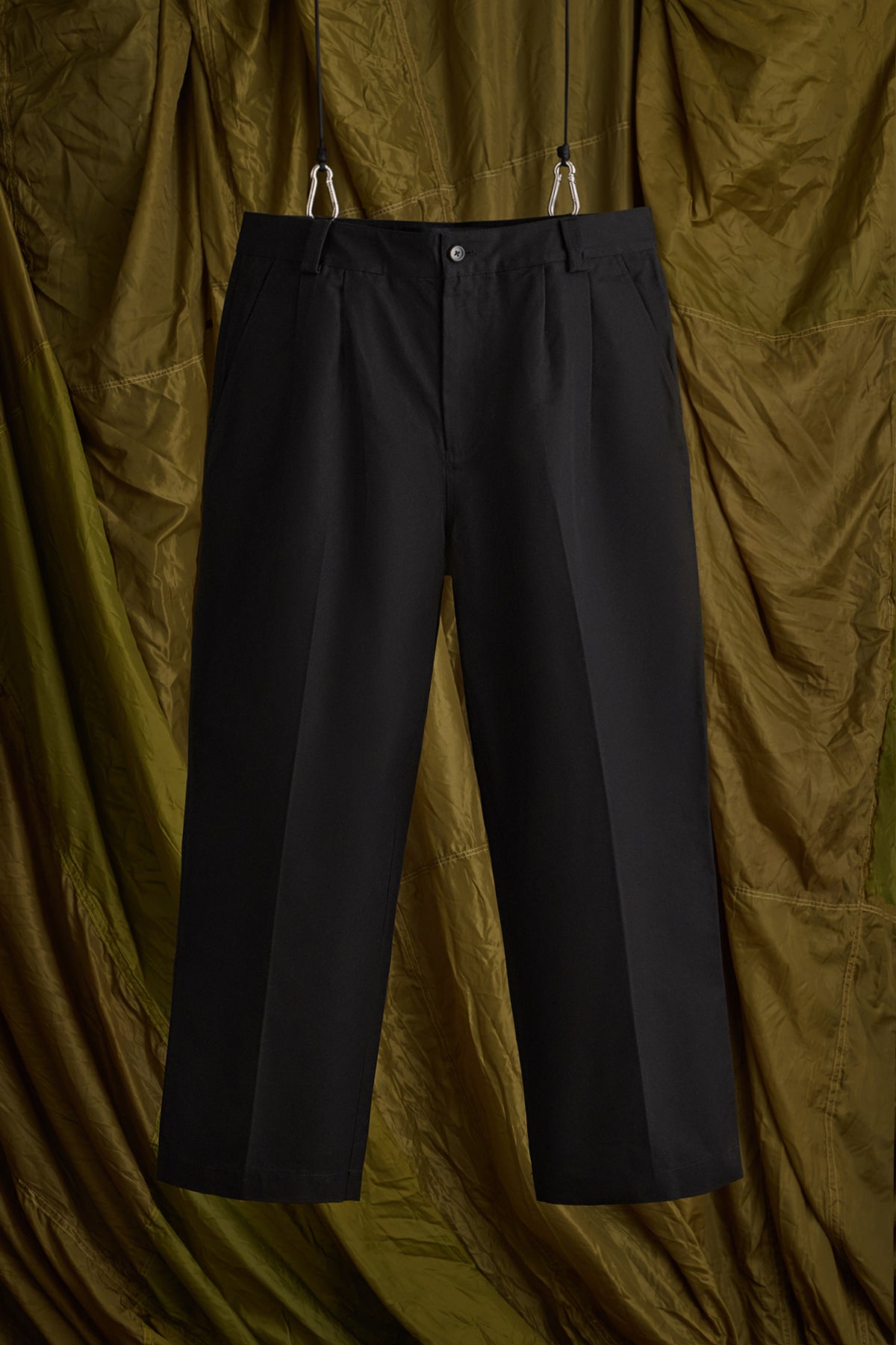 Canvas Double Pleated Pant in Black