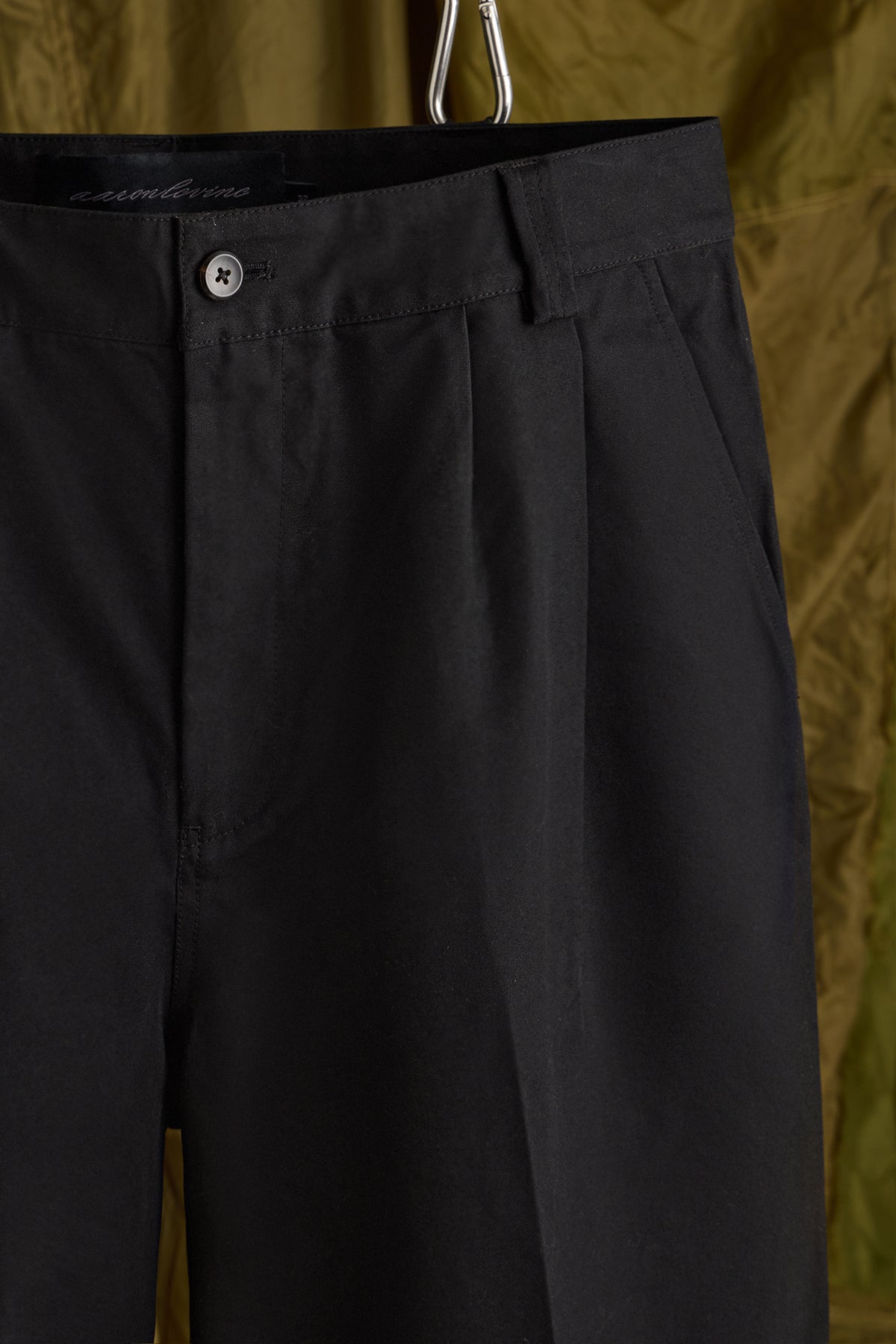 Canvas Double Pleated Pant in Black