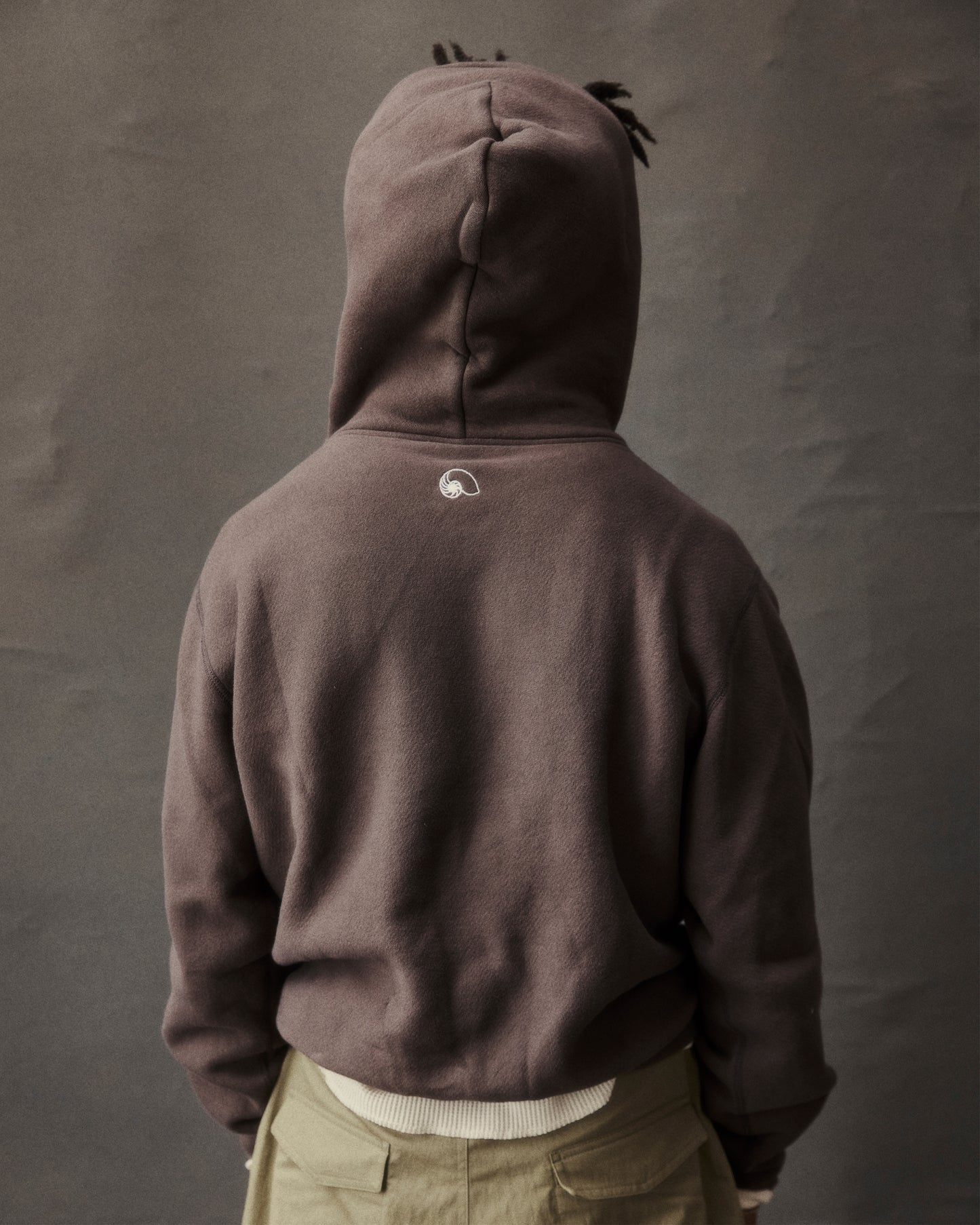 HOODED SWEATSHIRT