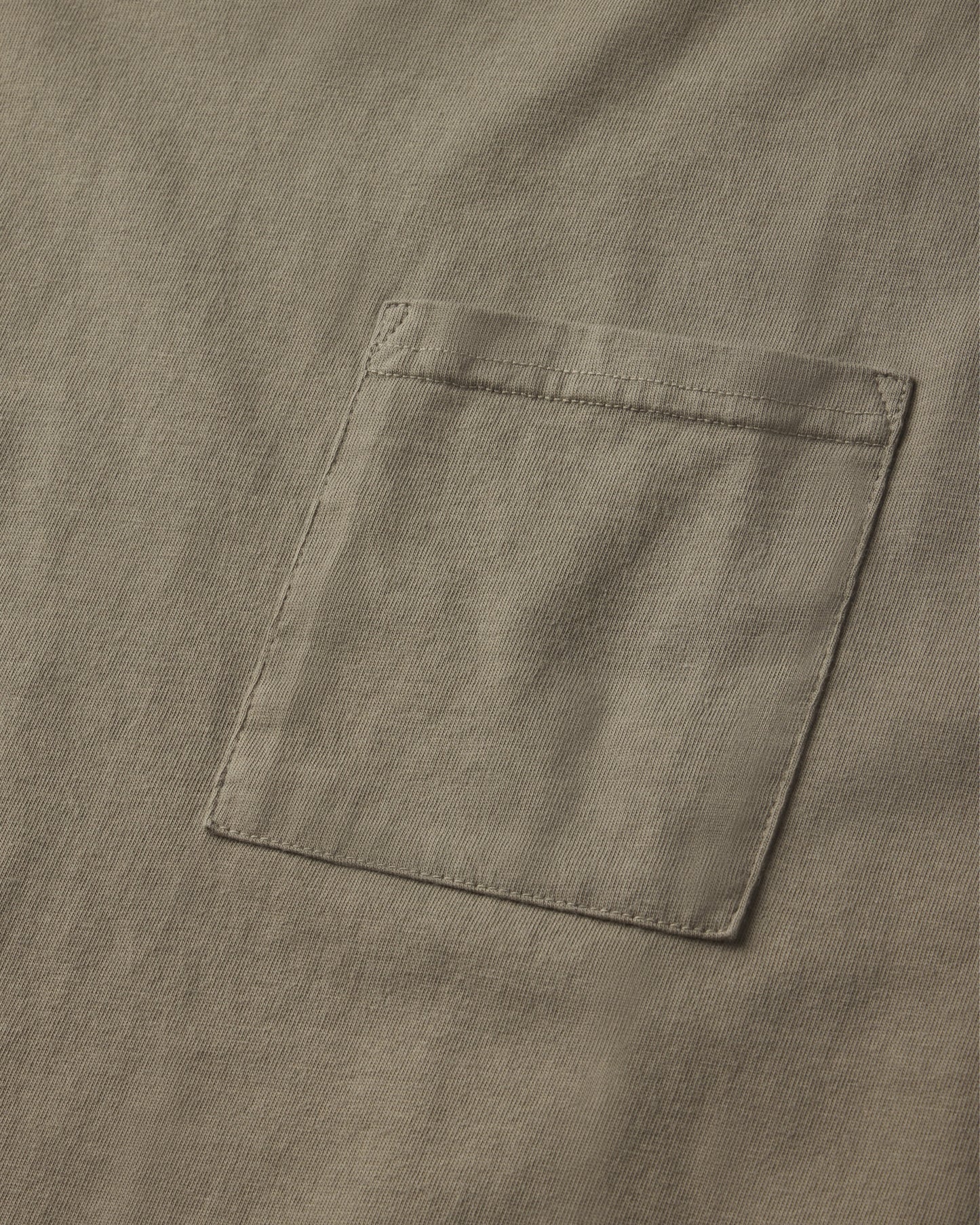 BOXY POCKET T-SHIRT