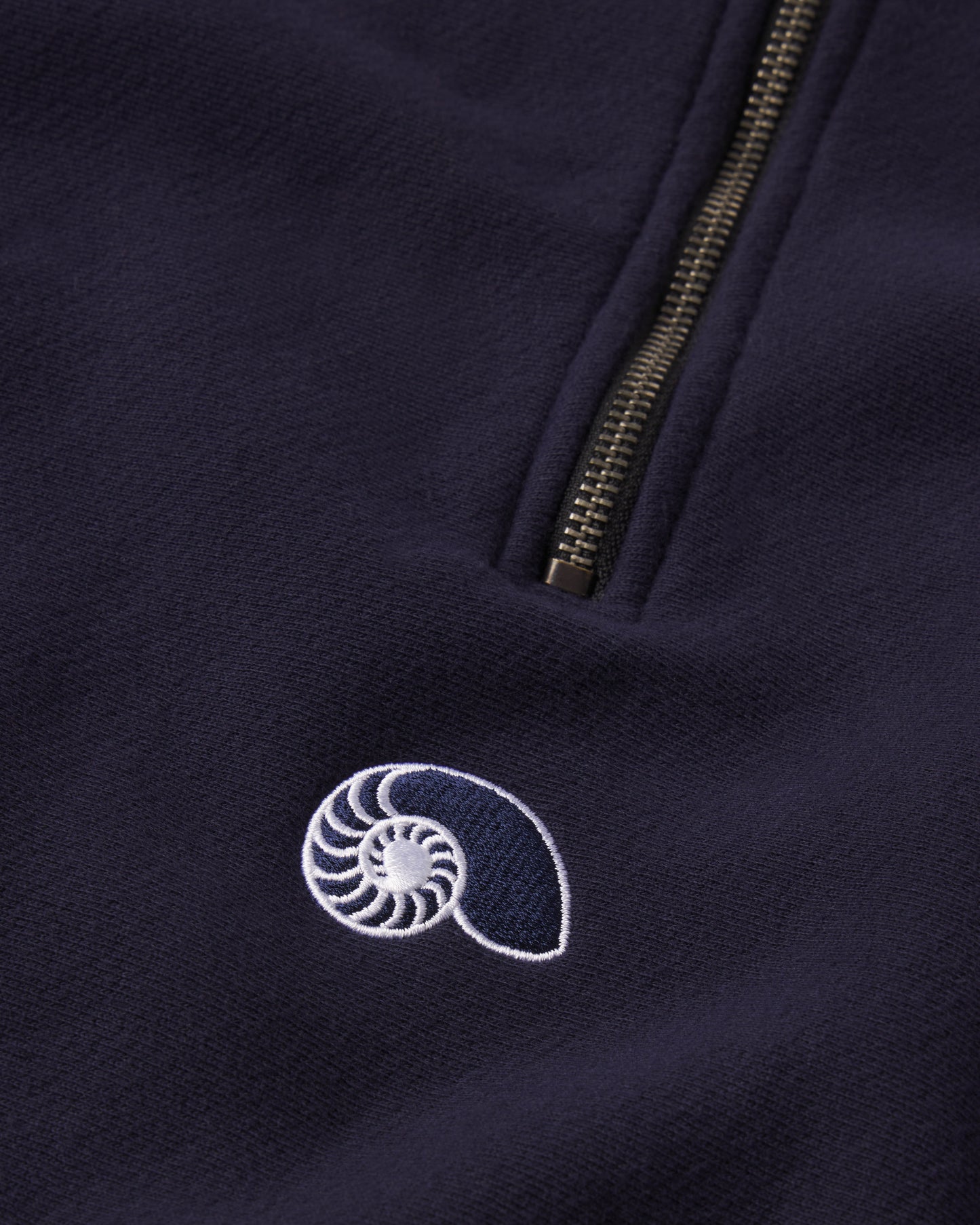HALF ZIP SWEATSHIRT