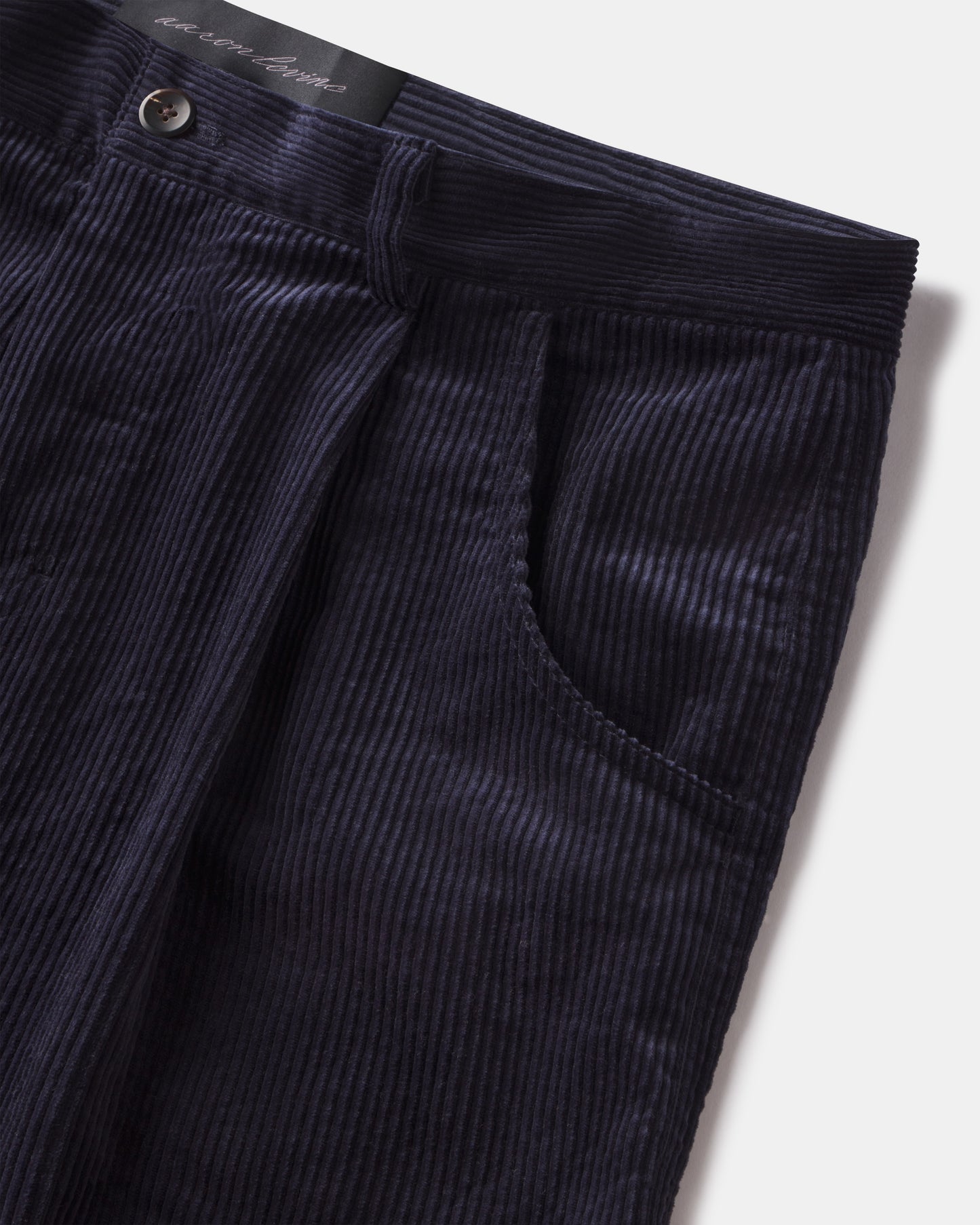 SINGLE PLEAT CORDUROY SHORT